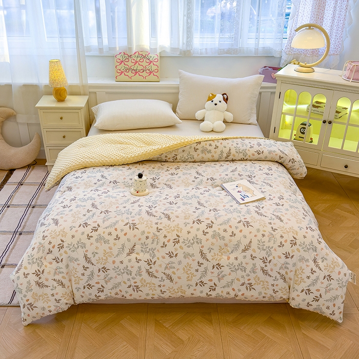 91家纺网 家纺一手货源 找家纺 好梦来家纺（原锦茂家纺） 2025新款水洗高克重双层纱豆豆被子加厚保暖被芯春秋被冬被 叶叶相恋