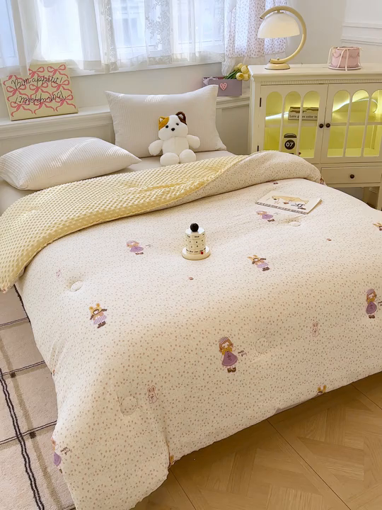 91家纺网 家纺一手货源 找家纺 好梦来家纺（原锦茂家纺） 2025新款水洗高克重双层纱豆豆被子加厚保暖被芯春秋被冬被 小女孩