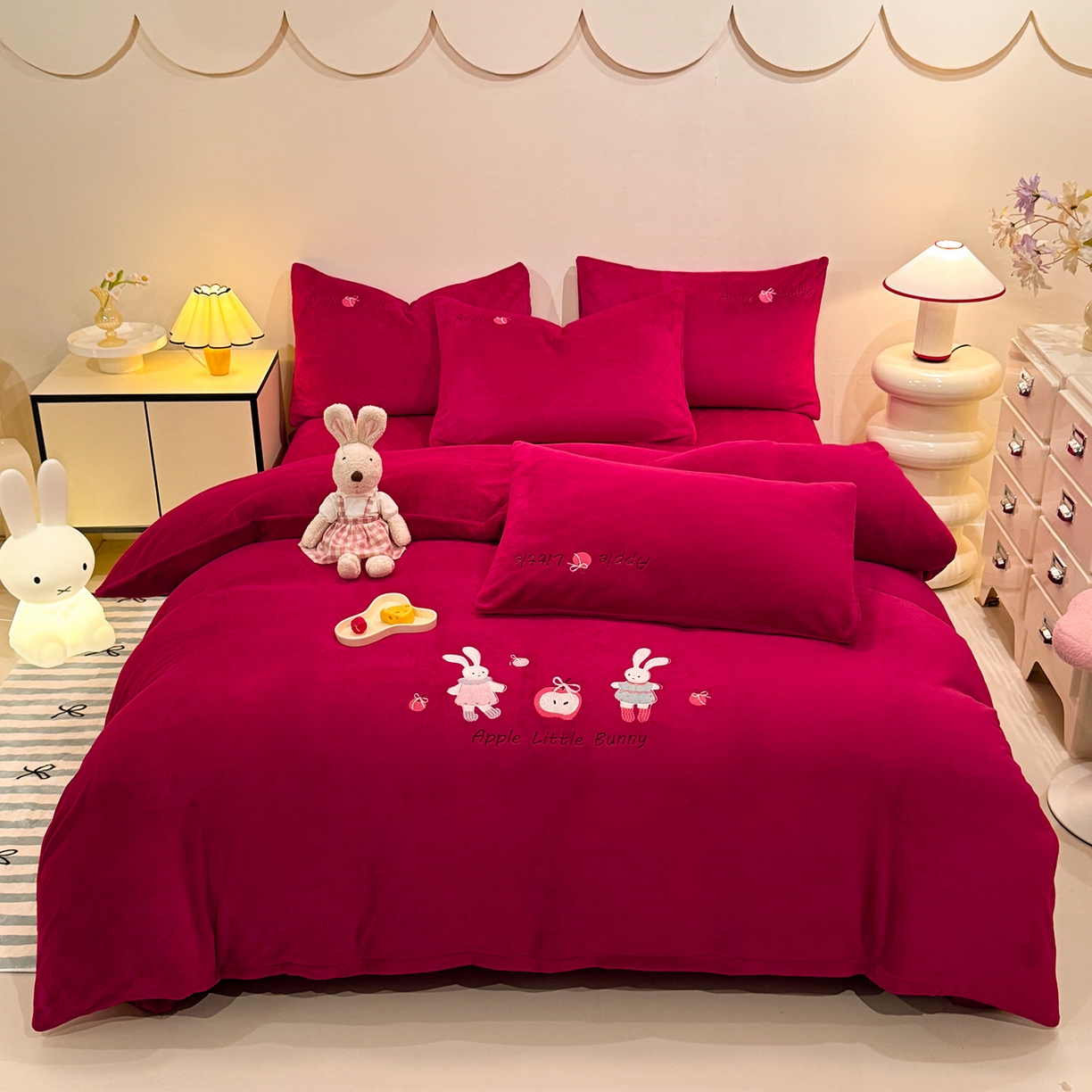 新方向 2025年新款 全消光A类刺绣牛奶绒四件套-卡通红色系列 可爱兔-洋酒红