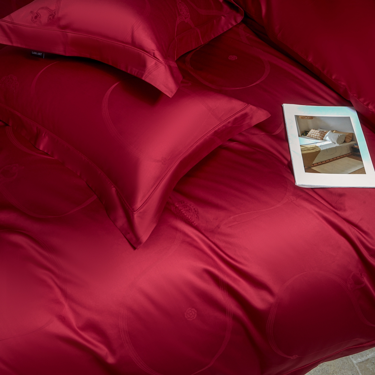 91家纺网 家纺一手货源 找家纺 （总）洺兰家居 2025新款新疆长绒棉纯棉60支大提花大红婚庆埋绳款四件套