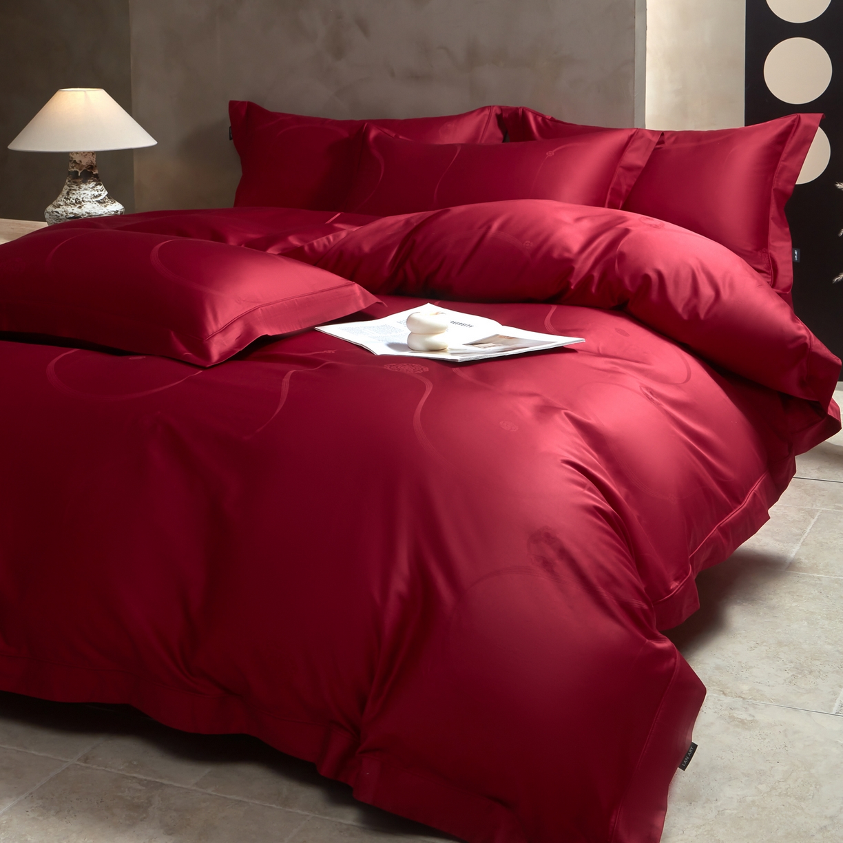 91家纺网 家纺一手货源 找家纺 洺兰家居 2025新款新疆长绒棉纯棉60支大提花大红婚庆埋绳款四件套 百年好合