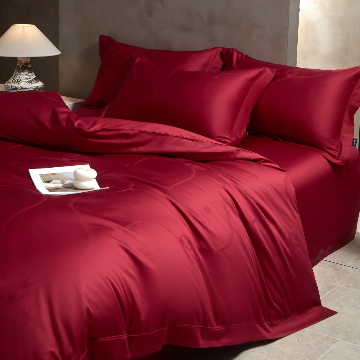 91家纺网 家纺一手货源 找家纺 （总）洺兰家居 2025新款新疆长绒棉纯棉60支大提花大红婚庆埋绳款四件套