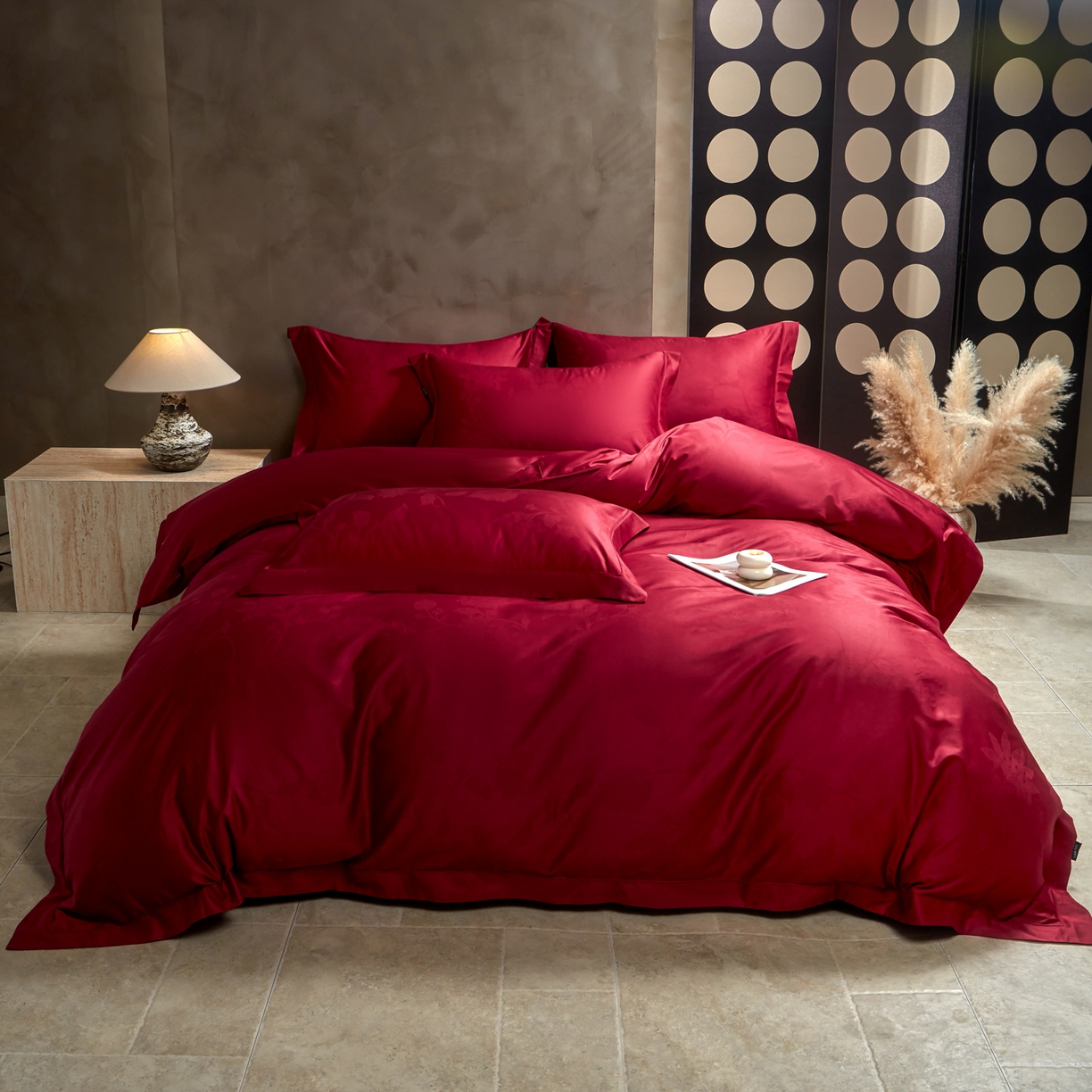 91家纺网 家纺一手货源 找家纺 洺兰家居 2025新款新疆长绒棉纯棉60支大提花大红婚庆埋绳款四件套 万事如意