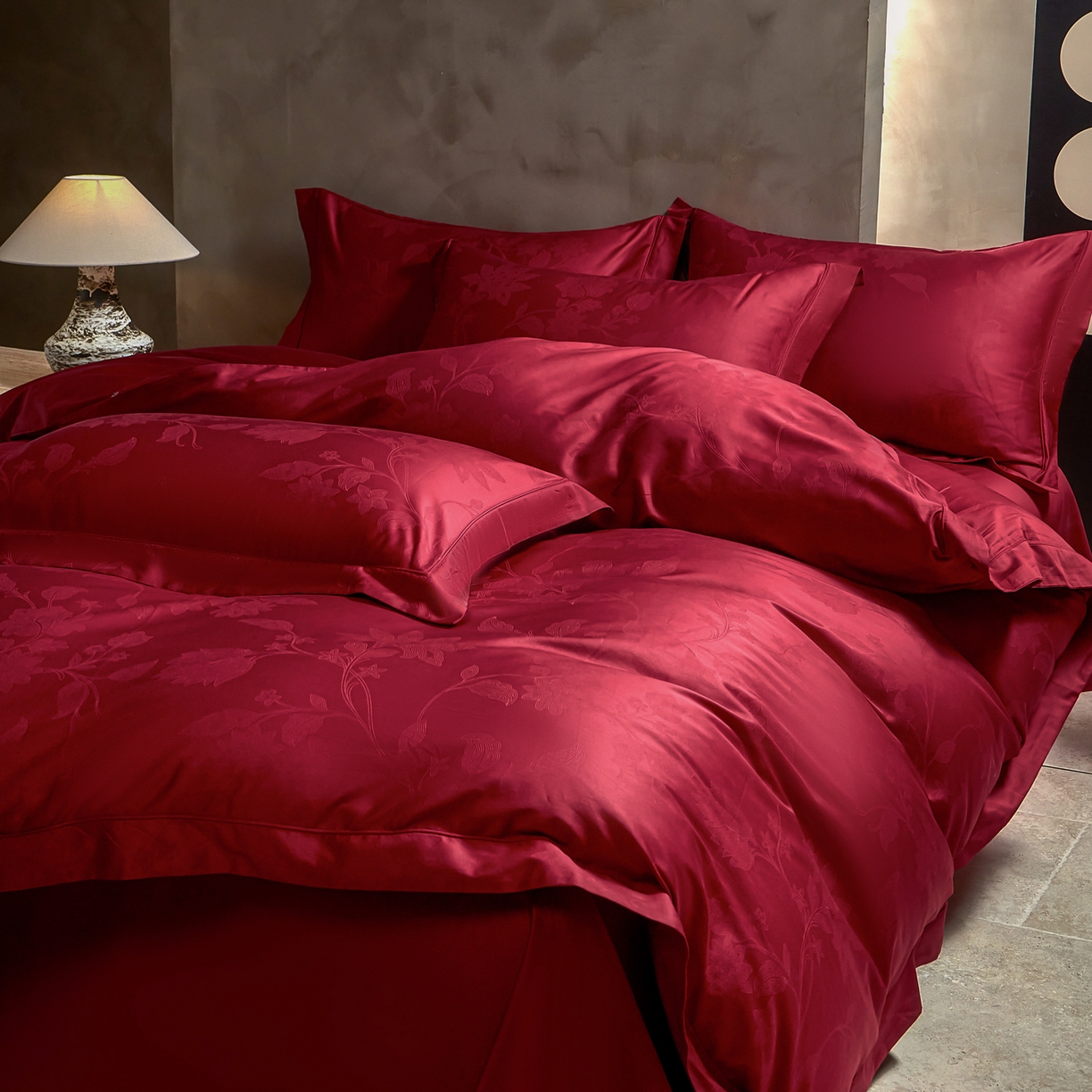 91家纺网 家纺一手货源 找家纺 洺兰家居 2025新款新疆长绒棉纯棉60支大提花大红婚庆埋绳款四件套 万事如意