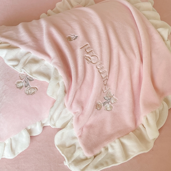 91家纺网 家纺一手货源 找家纺 （总）金牛座家纺 2025新款韩版木耳花边刺绣牛奶绒四件套-小欢喜