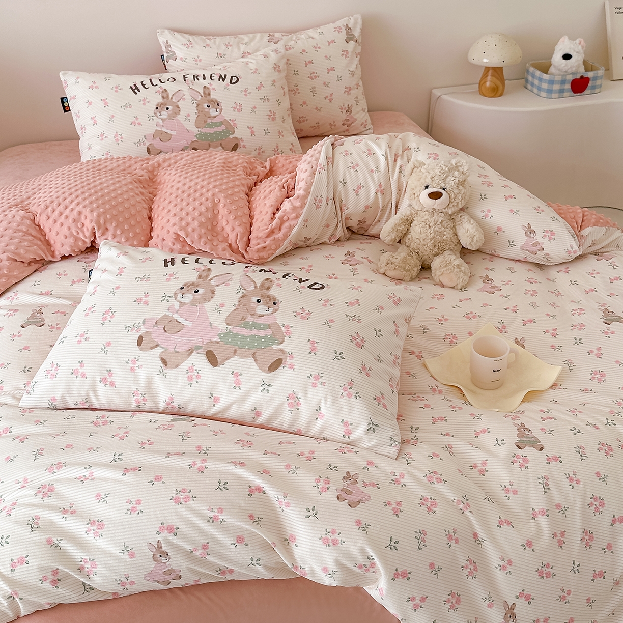 91家纺网 家纺一手货源 找家纺 （总）RYB红黄兰 2025新款设计师原创灯芯绒+豆豆绒婴儿绒数码印花四件套