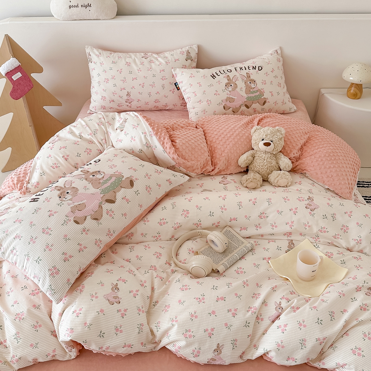 91家纺网 家纺一手货源 找家纺 （总）RYB红黄兰 2025新款设计师原创灯芯绒+豆豆绒婴儿绒数码印花四件套