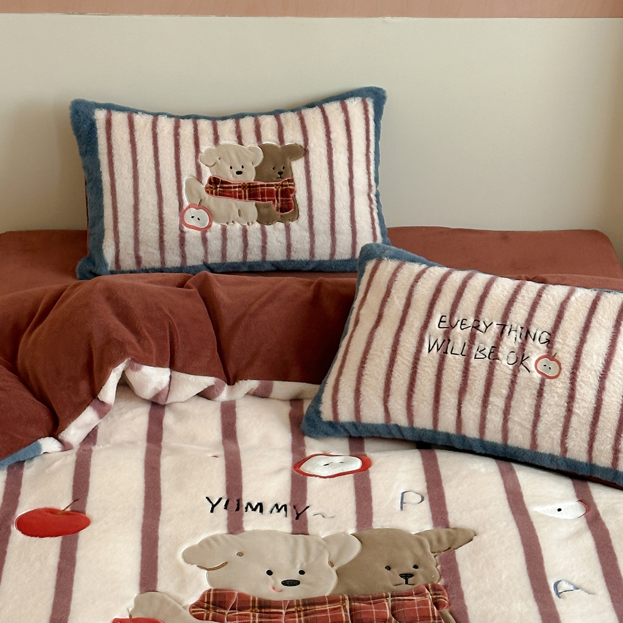 91家纺网 家纺一手货源 找家纺 （总）觅糖家纺 2025新款大版卡通兔毛绒系列刺绣四件套