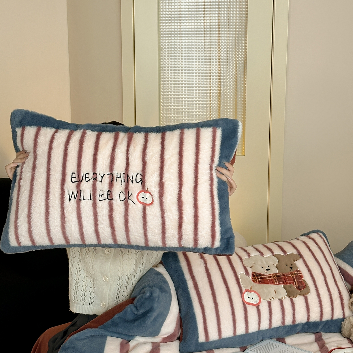 91家纺网 家纺一手货源 找家纺 觅糖家纺 2025新款大版卡通兔毛绒系列刺绣四件套 冬日暖宝