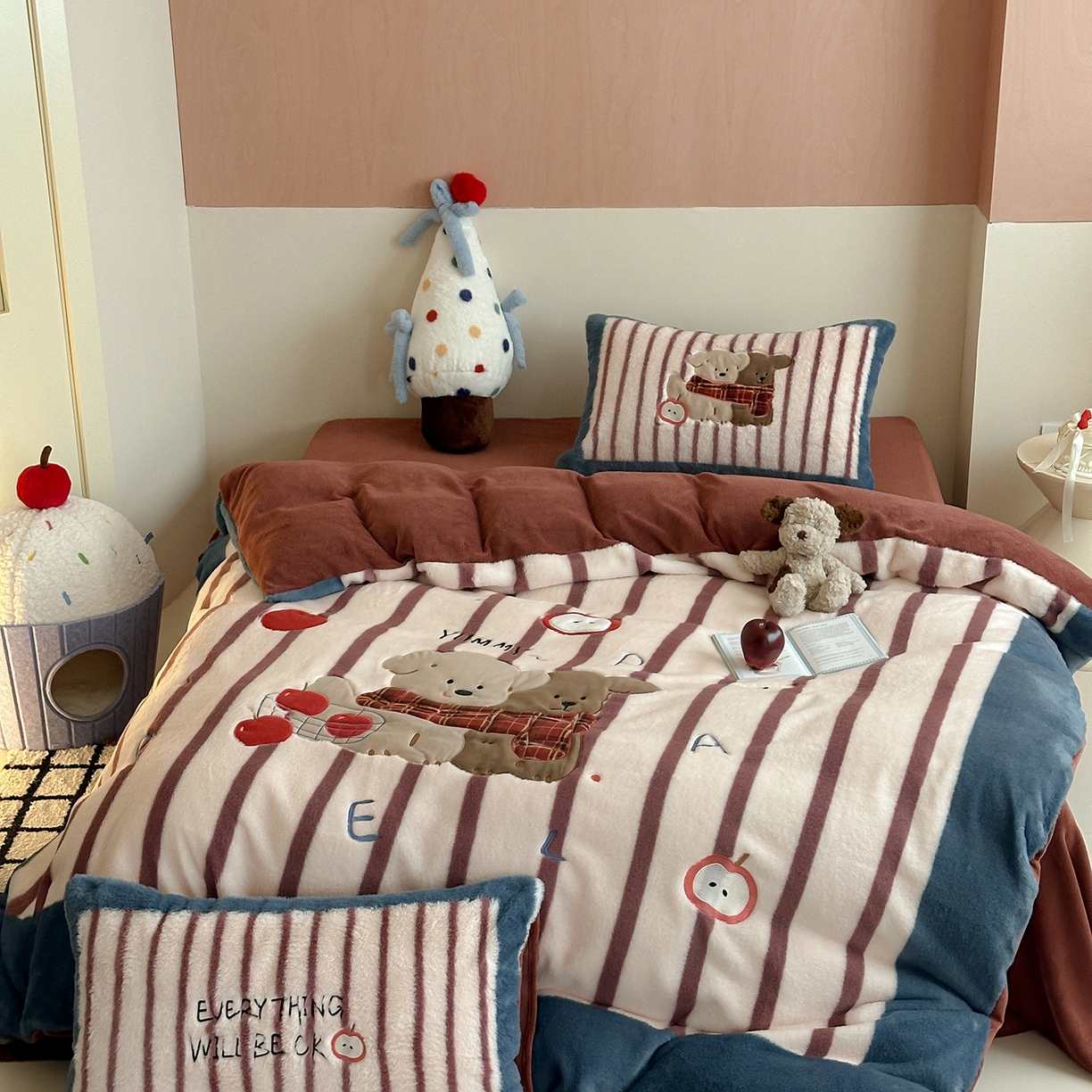 觅糖家纺 2025新款大版卡通兔毛绒系列刺绣四件套 冬日暖宝