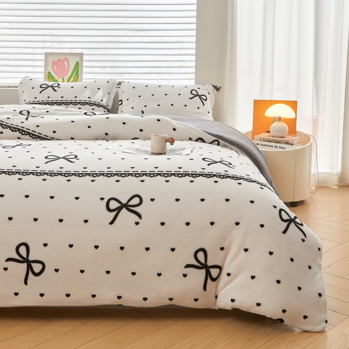 91家纺网 家纺一手货源 找家纺 森璐家纺 2025新款亲肤可拆卸牛奶绒棉花被子被芯 夜曲蝴蝶