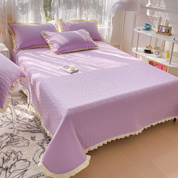 91家纺网 家纺一手货源 找家纺 妮可 2025新款全棉纯色花边款40S纯棉夹棉绗缝四季款多功能床盖 啵啵紫