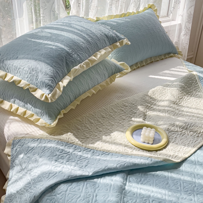 91家纺网 家纺一手货源 找家纺 （总）妮可 2025新款全棉纯色花边款40S纯棉夹棉绗缝四季款多功能床盖