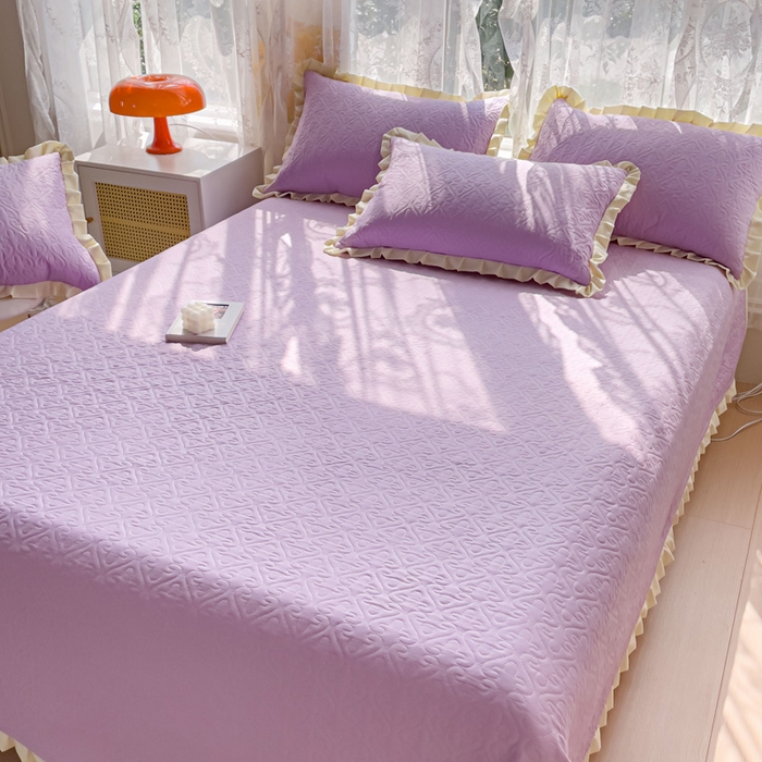 91家纺网 家纺一手货源 找家纺 妮可 2025新款全棉纯色花边款40S纯棉夹棉绗缝四季款多功能床盖 啵啵紫