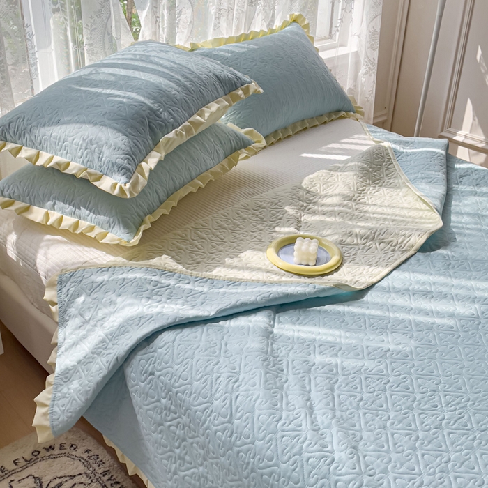 91家纺网 家纺一手货源 找家纺 （总）妮可 2025新款全棉纯色花边款40S纯棉夹棉绗缝四季款多功能床盖