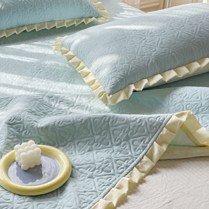 91家纺网 家纺一手货源 找家纺 （总）妮可 2025新款全棉纯色花边款40S纯棉夹棉绗缝四季款多功能床盖