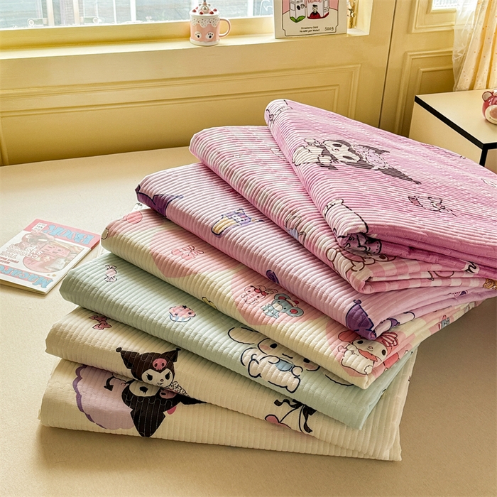 91家纺网 家纺一手货源 找家纺 妮可 2025新品正版授权IP三丽欧全棉夹棉多功能床垫-床盖 叠拍合集