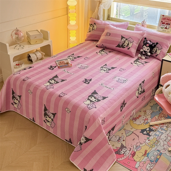 91家纺网 家纺一手货源 找家纺 妮可 2025新品正版授权IP三丽欧全棉夹棉多功能床垫-床盖 库洛米之心