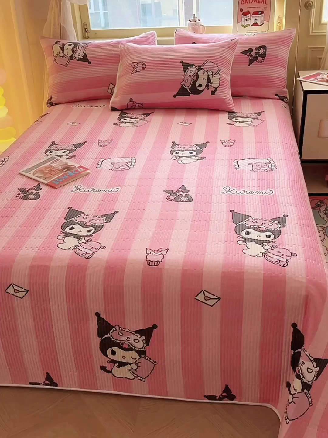 91家纺网 家纺一手货源 找家纺 妮可 2025新品正版授权IP三丽欧全棉夹棉多功能床垫-床盖 库洛米之心