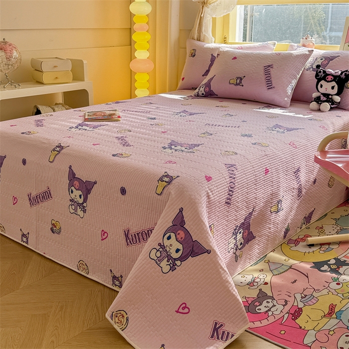 91家纺网 家纺一手货源 找家纺 妮可 2025新品正版授权IP三丽欧全棉夹棉多功能床垫-床盖 甜心库洛米