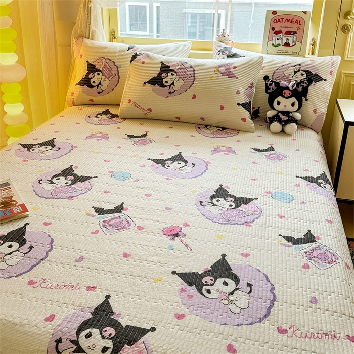 91家纺网 家纺一手货源 找家纺 妮可 2025新品正版授权IP三丽欧全棉夹棉多功能床垫-床盖 爱心库洛米