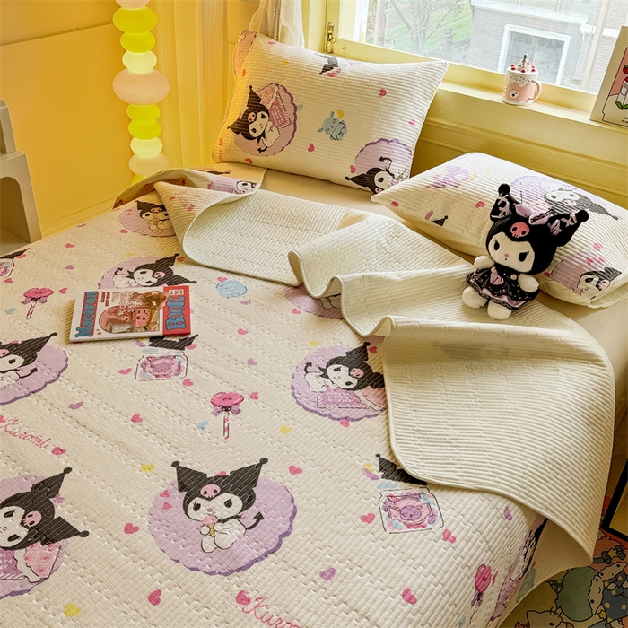 91家纺网 家纺一手货源 找家纺 妮可 2025新品正版授权IP三丽欧全棉夹棉多功能床垫-床盖 爱心库洛米