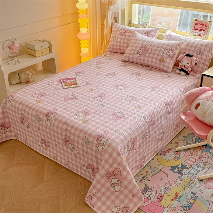 91家纺网 家纺一手货源 找家纺 妮可 2025新品正版授权IP三丽欧全棉夹棉多功能床垫-床盖 粉格美乐蒂