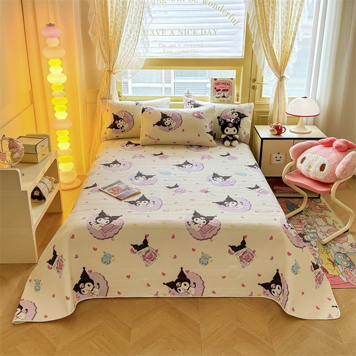 91家纺网 家纺一手货源 找家纺 妮可 2025新品正版授权IP三丽欧全棉夹棉多功能床垫-床盖 爱心库洛米