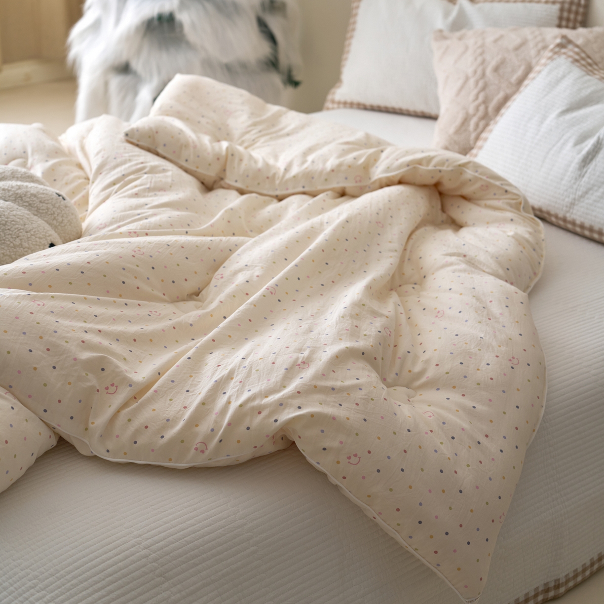 91家纺网 家纺一手货源 找家纺 久典家居 2025新款云糯棉印花大豆被被子被芯 笑脸