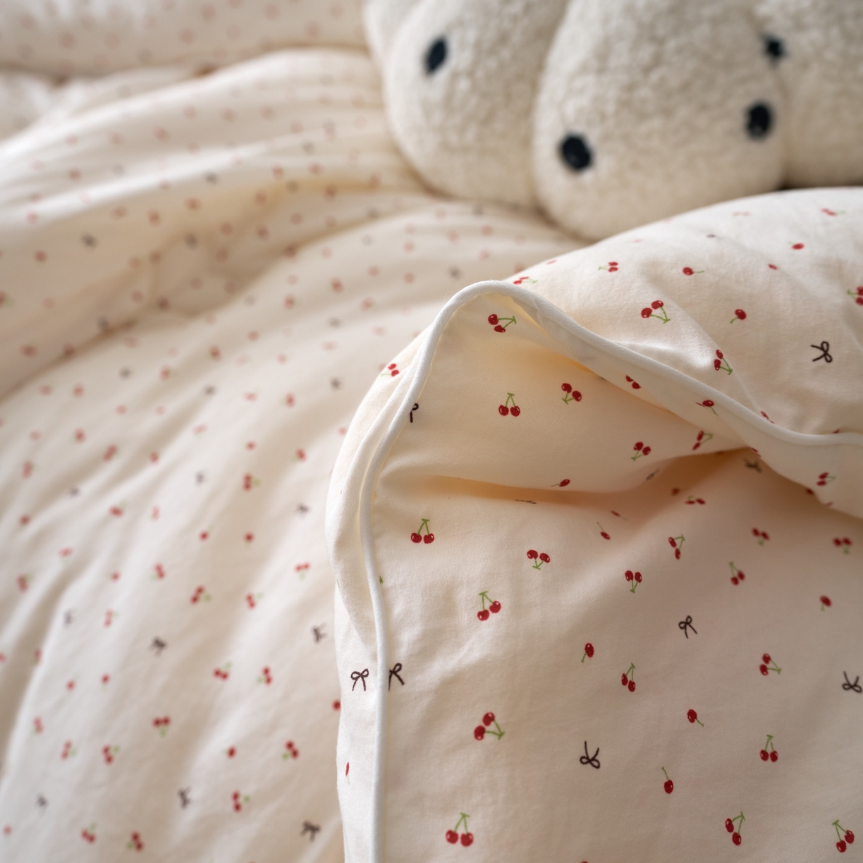 91家纺网 家纺一手货源 找家纺 久典家居 2025新款云糯棉印花大豆被被子被芯 樱桃