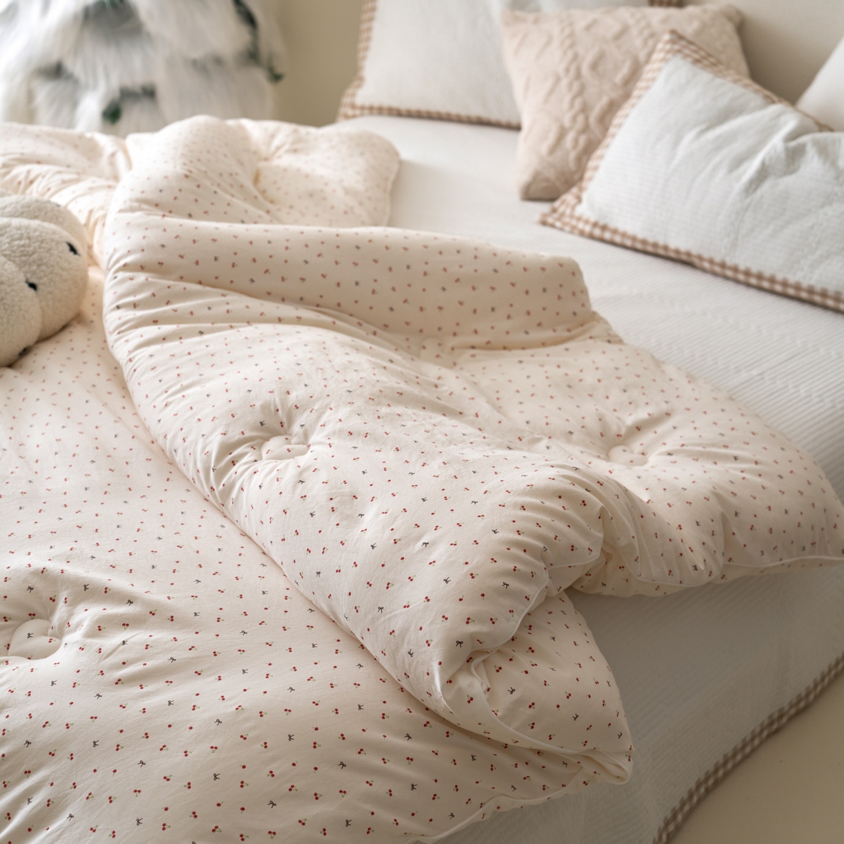 91家纺网 家纺一手货源 找家纺 久典家居 2025新款云糯棉印花大豆被被子被芯 樱桃