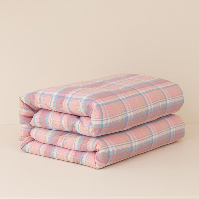 91家纺网 家纺一手货源 找家纺 久典家居 2025新款全棉色织水洗棉大豆被 被子被芯 昭华粉