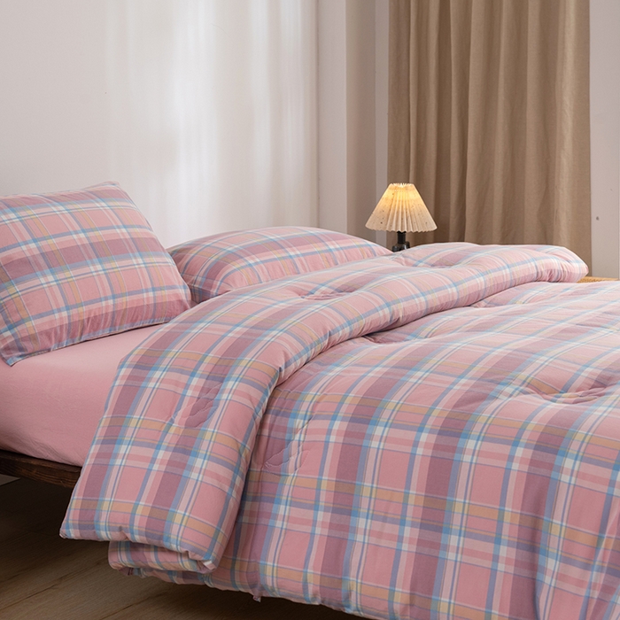 91家纺网 家纺一手货源 找家纺 久典家居 2025新款全棉色织水洗棉大豆被 被子被芯 昭华粉