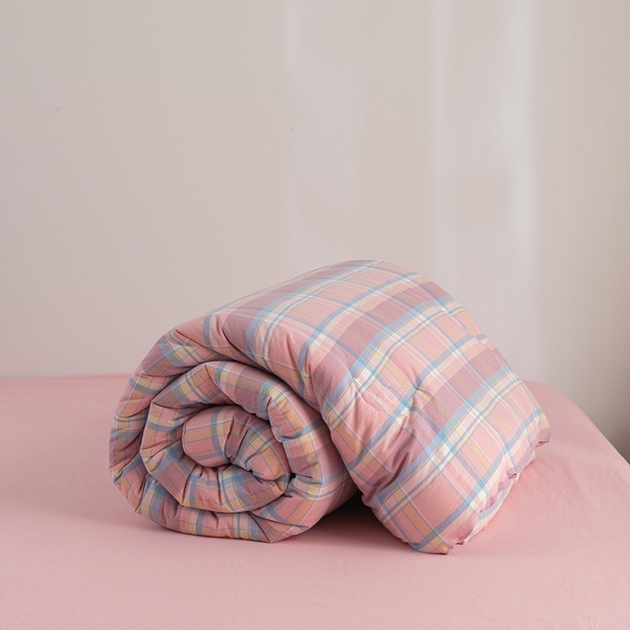 91家纺网 家纺一手货源 找家纺 久典家居 2025新款全棉色织水洗棉大豆被 被子被芯 昭华粉