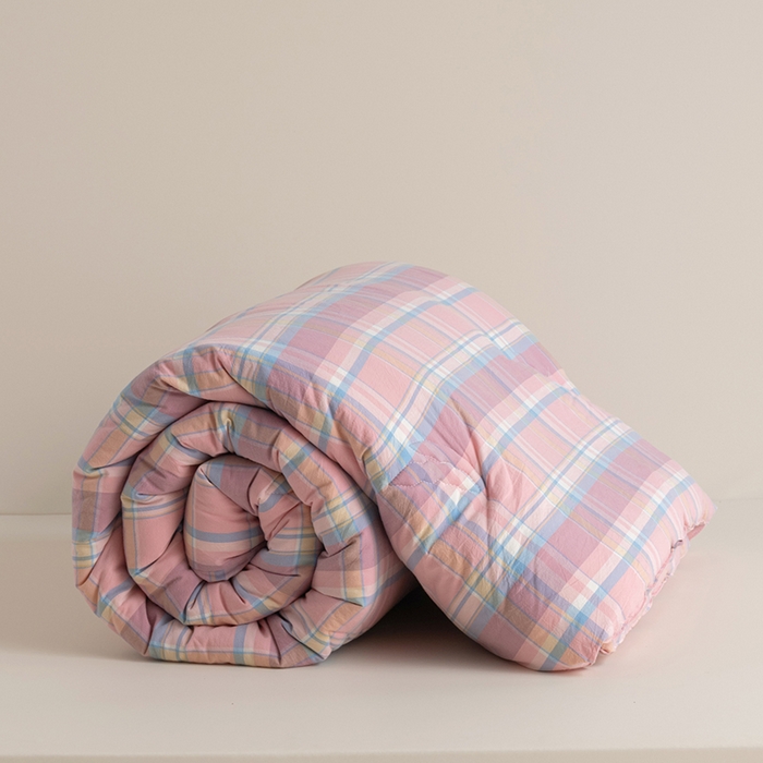 91家纺网 家纺一手货源 找家纺 久典家居 2025新款全棉色织水洗棉大豆被 被子被芯 昭华粉