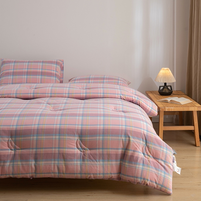 91家纺网 家纺一手货源 找家纺 久典家居 2025新款全棉色织水洗棉大豆被 被子被芯 昭华粉