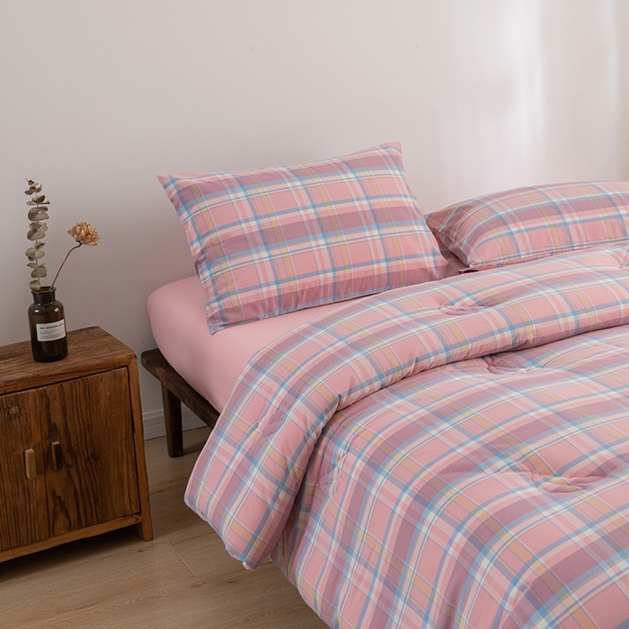 91家纺网 家纺一手货源 找家纺 久典家居 2025新款全棉色织水洗棉大豆被 被子被芯 昭华粉