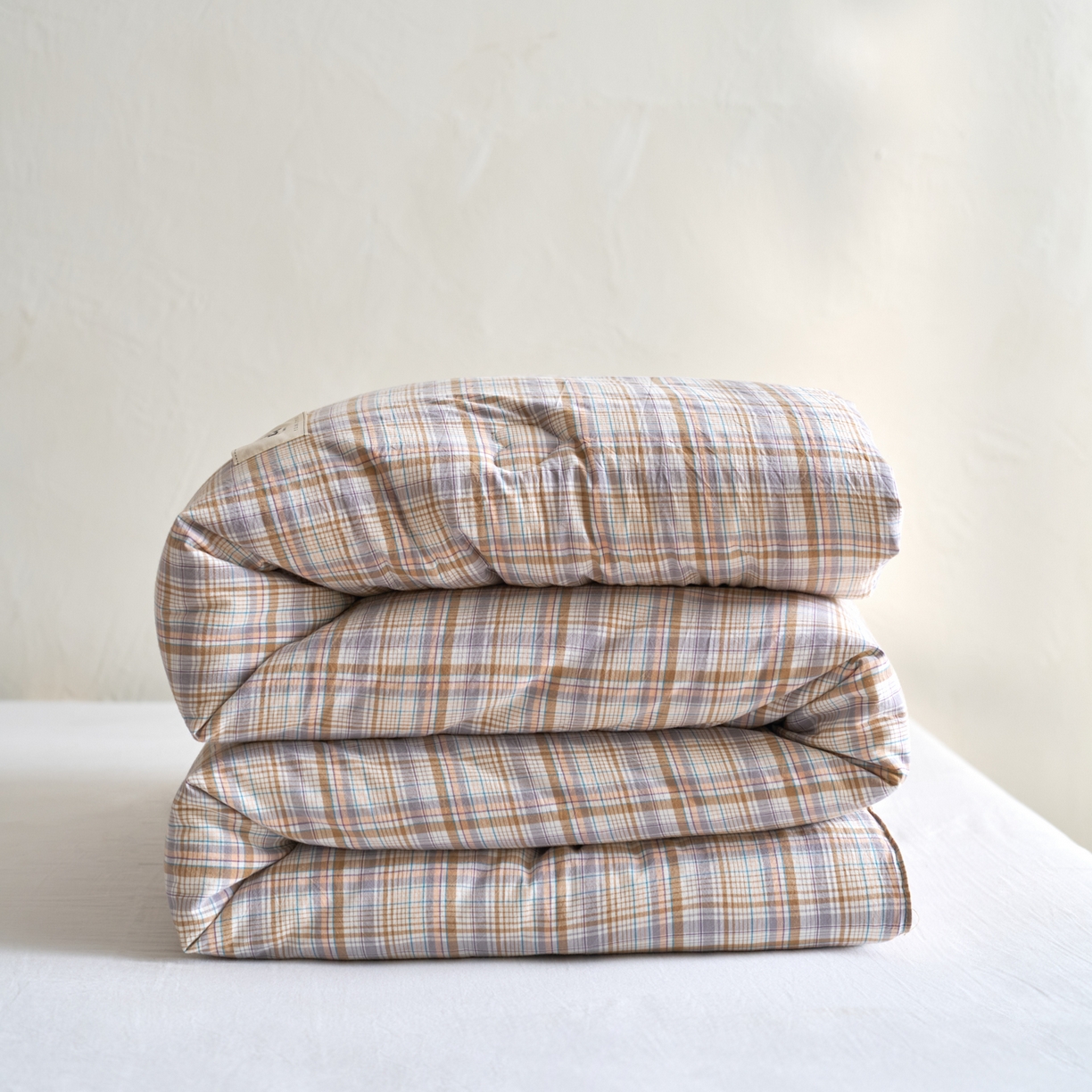 91家纺网 家纺一手货源 找家纺 久典家居 2025新款全棉色织水洗棉大豆被 被子被芯 乔安咖