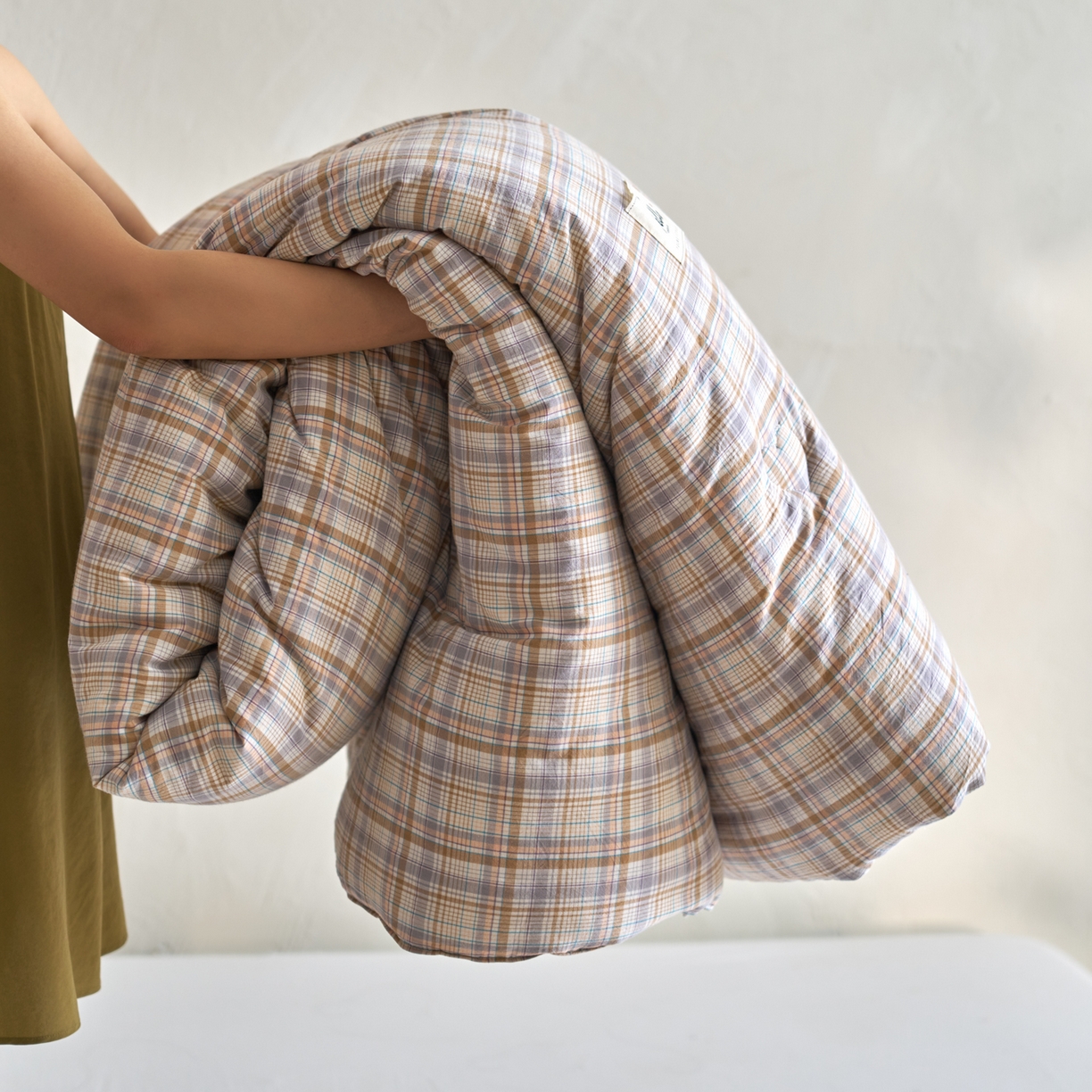 91家纺网 家纺一手货源 找家纺 久典家居 2025新款全棉色织水洗棉大豆被 被子被芯 乔安咖