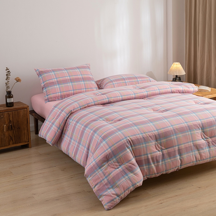 91家纺网 家纺一手货源 找家纺 久典家居 2025新款全棉色织水洗棉大豆被 被子被芯 昭华粉