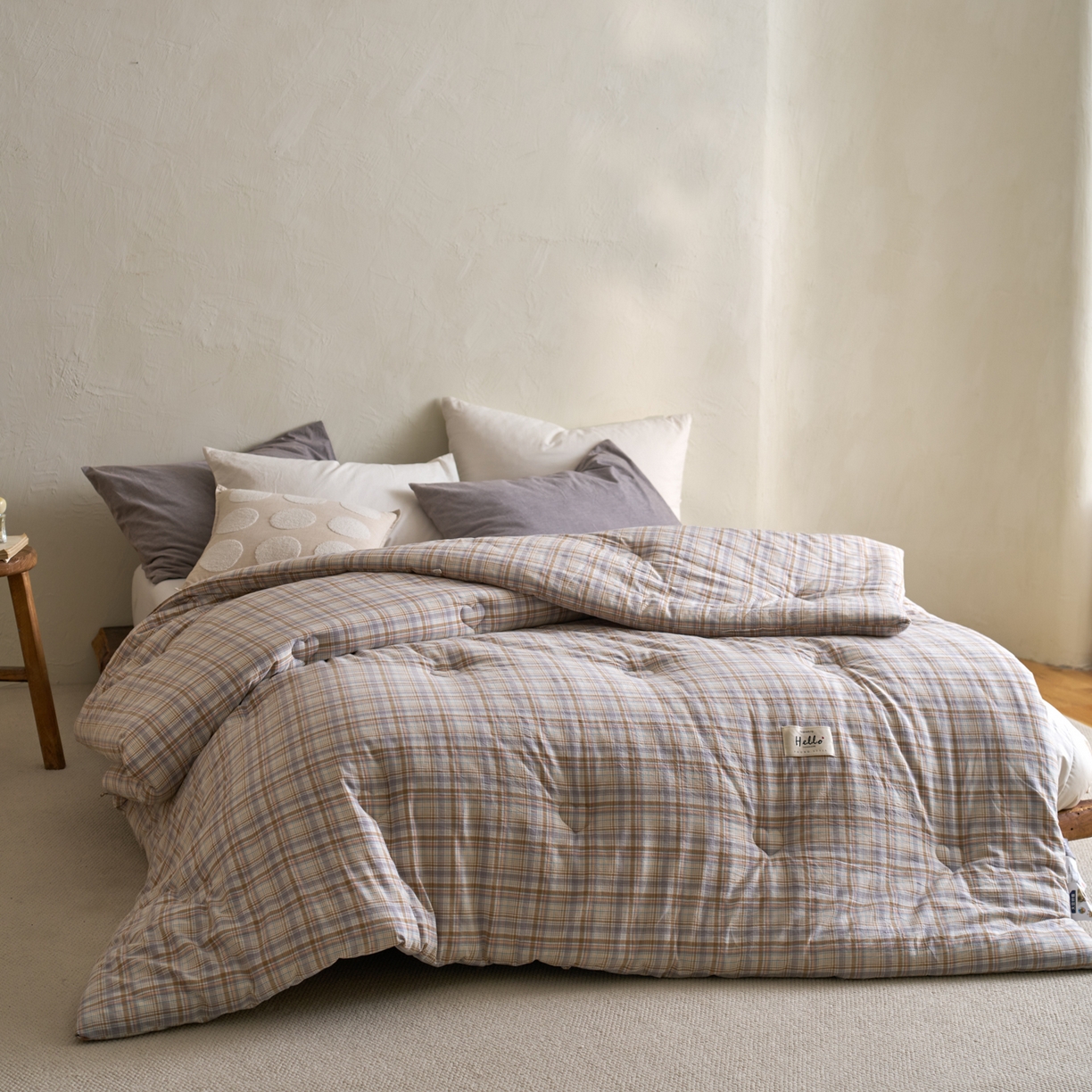 91家纺网 家纺一手货源 找家纺 久典家居 2025新款全棉色织水洗棉大豆被 被子被芯 乔安咖