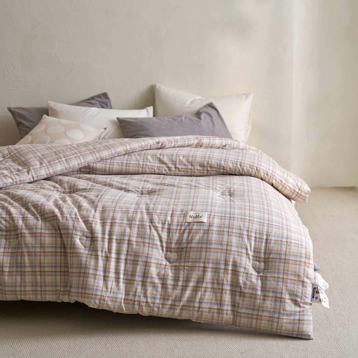 91家纺网 家纺一手货源 找家纺 久典家居 2025新款全棉色织水洗棉大豆被 被子被芯 乔安咖