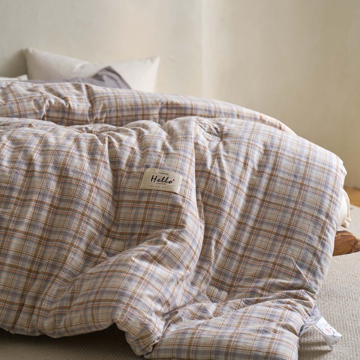 91家纺网 家纺一手货源 找家纺 久典家居 2025新款全棉色织水洗棉大豆被 被子被芯 乔安咖