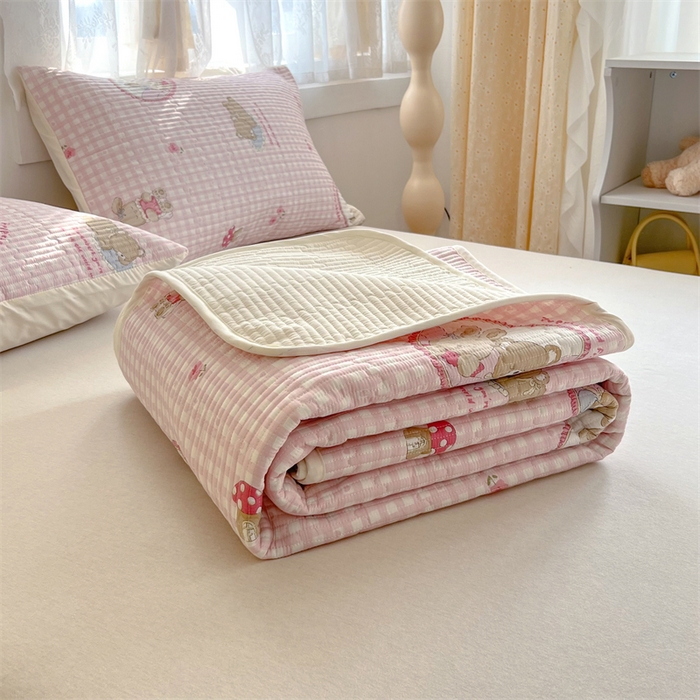 91家纺网 家纺一手货源 找家纺 （总）妮可 2025新款热款花型印花全棉夹棉多功能床垫-床盖