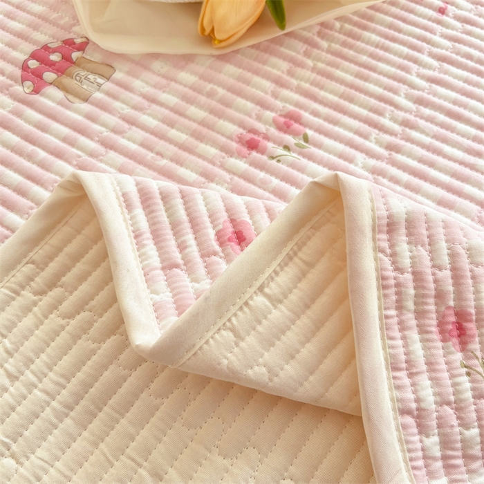 91家纺网 家纺一手货源 找家纺 （总）妮可 2025新款热款花型印花全棉夹棉多功能床垫-床盖