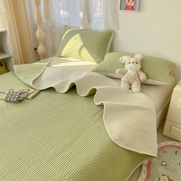 91家纺网 家纺一手货源 找家纺 妮可 2025新款热款花型印花全棉夹棉多功能床垫-床盖 发芽绿