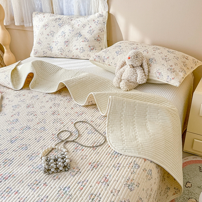 91家纺网 家纺一手货源 找家纺 妮可 2025新款热款花型印花全棉夹棉多功能床垫-床盖 繁花