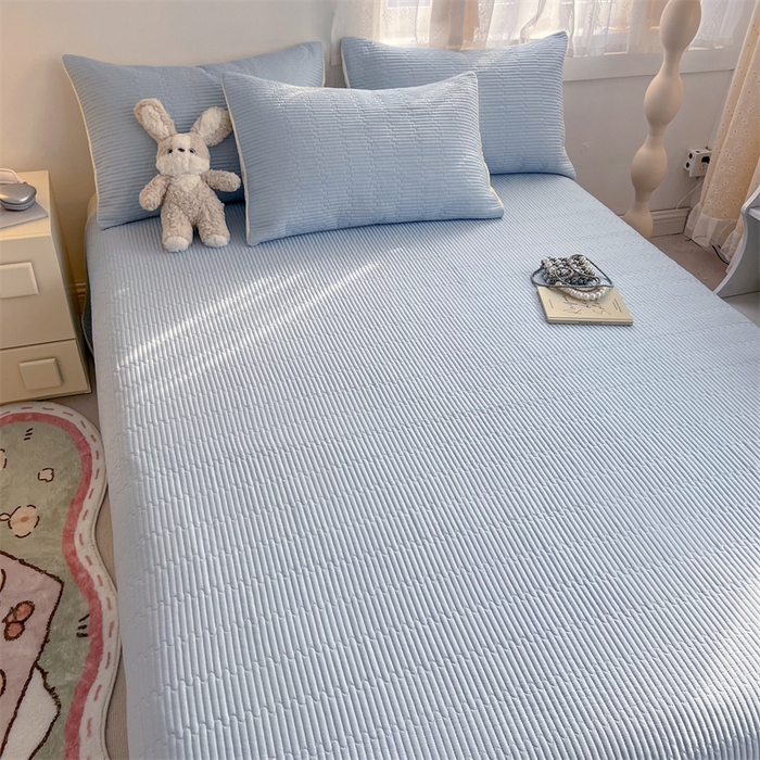 91家纺网 家纺一手货源 找家纺 妮可 2025新款热款花型印花全棉夹棉多功能床垫-床盖 宾利蓝