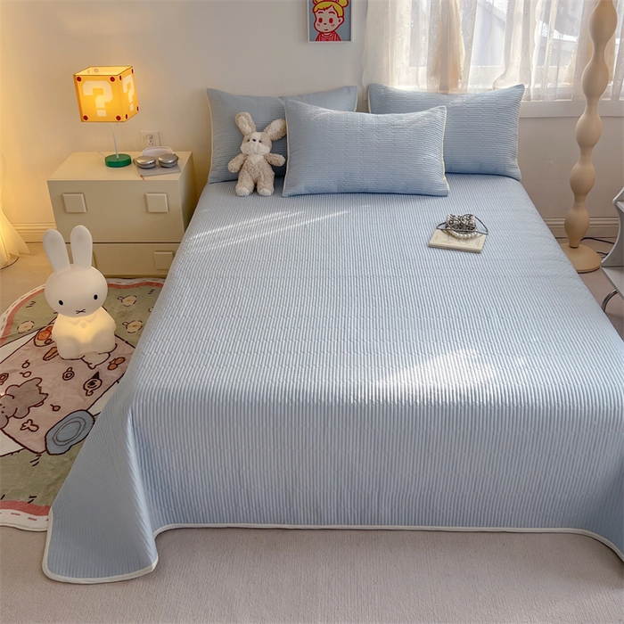 91家纺网 家纺一手货源 找家纺 妮可 2025新款热款花型印花全棉夹棉多功能床垫-床盖 宾利蓝