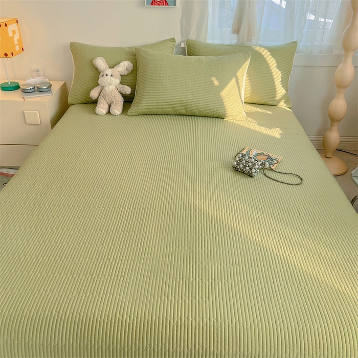 91家纺网 家纺一手货源 找家纺 妮可 2025新款热款花型印花全棉夹棉多功能床垫-床盖 发芽绿